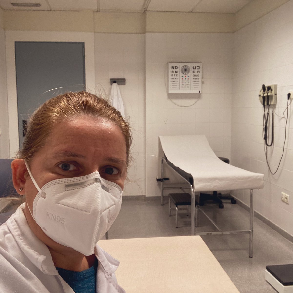 MasTwitts's tweet photo. Vuelta a la rutina (con mascarilla, claro) y a vueltas con lo importante que es comprender bien el #TDAH.
Hoy #EnConsultaNeuroped he vuelto a comprobar que cuando los maestros del niño comprenden sus dificultades, pueden ayudarle mejor y todo resulta más fácil. https://t.co/dc0jNcTsvA