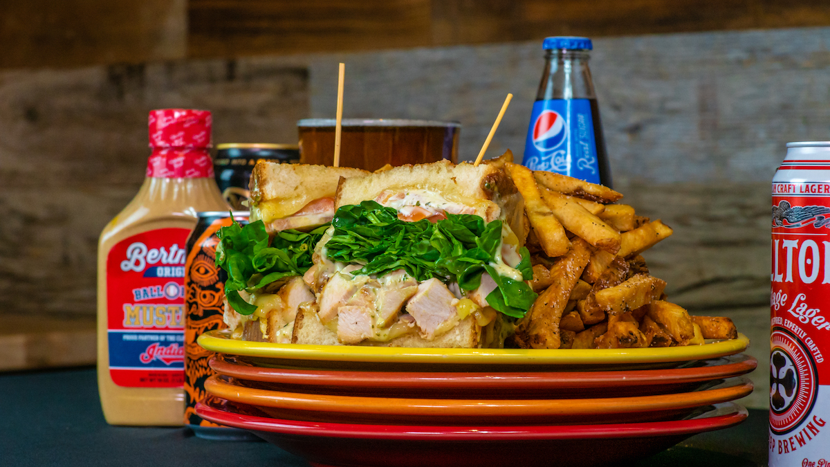 MeltBarGrilled's tweet photo. Summer may be a looooooooong time away but the flavors of Summer don’t have to be! ☀️ Enjoy the warm and delicious flavors of our Summer Chicken. Just like the sunshine, you won’t ever want to see it go away! 😎 #SummerChicken #CountingTheDays https://t.co/W2A5b2O5iN