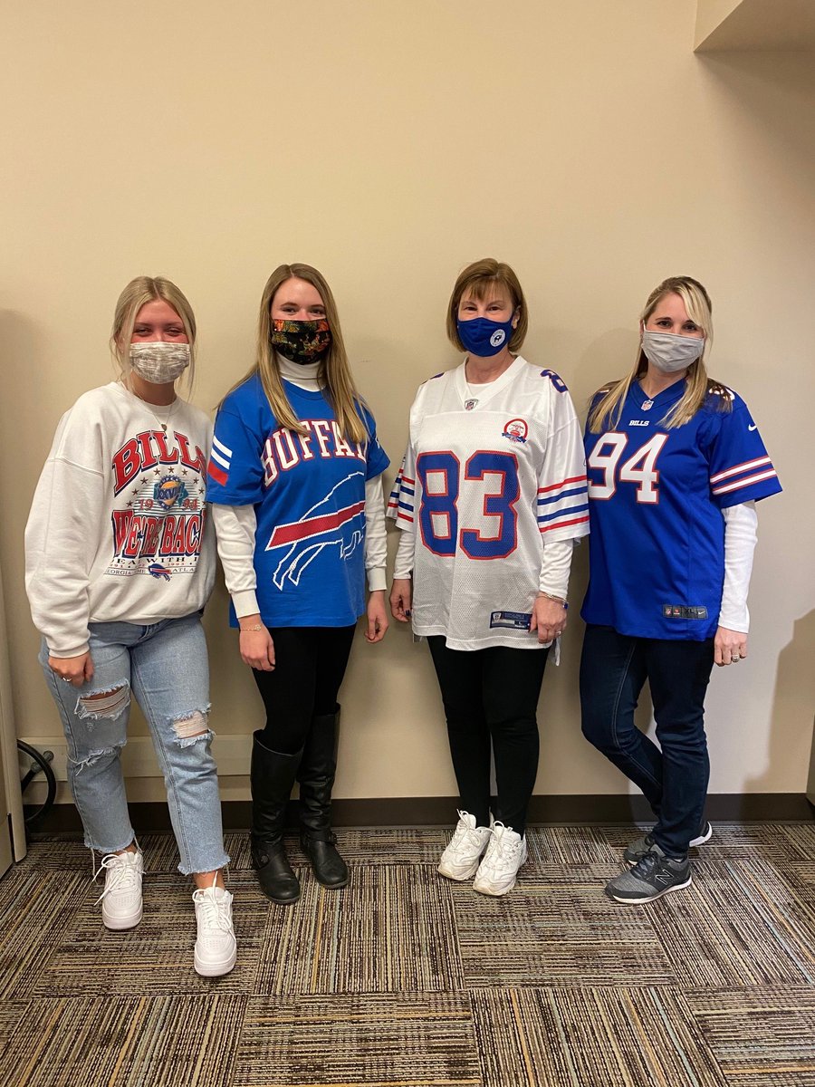 CPDNYInfo's tweet photo. The Chief Of Police allowed our officers and staff to wear Buffalo Bills gear to support the BILLS for this weekends game!! #gobills 💙❤️ https://t.co/42UGbhVdma