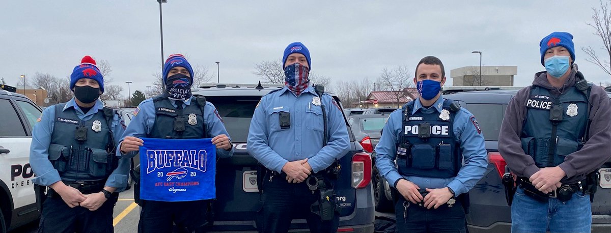 CPDNYInfo's tweet photo. The Chief Of Police allowed our officers and staff to wear Buffalo Bills gear to support the BILLS for this weekends game!! #gobills 💙❤️ https://t.co/42UGbhVdma