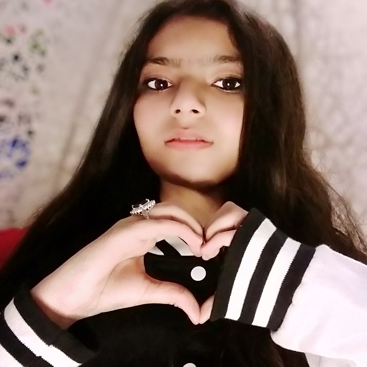 mahnoorsg's tweet photo. Is Dil Mein Panah Mil Sakti Hai,
Par Poora Dil Nahi Mil Sakta...

#MKThoughts https://t.co/7ezB5YKJcj