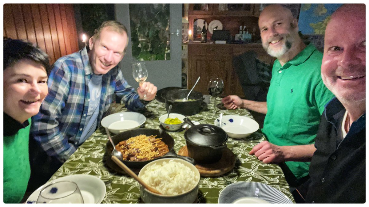 ewd's tweet photo. Vanavond dineren in de #Sterflat mooie gesprekken met @rereneetje en zijn man. Ook verhalen uit de diepste oude krochten van twitter kwamen boven. 1/2 https://t.co/G9urirQuPG