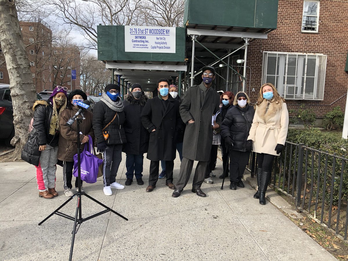 monicamoralestv's tweet image. Watch tonight at 5:55: We are making it happen at the Woodside Houses in Queens.  All of these families don’t have gas service.  We are fighting for you.  @pix11news #monicamakesithappen Tammy  Reyes can’t cook for her four-year-old son MJ. @Justice4AllQns @lorenzobrea26
