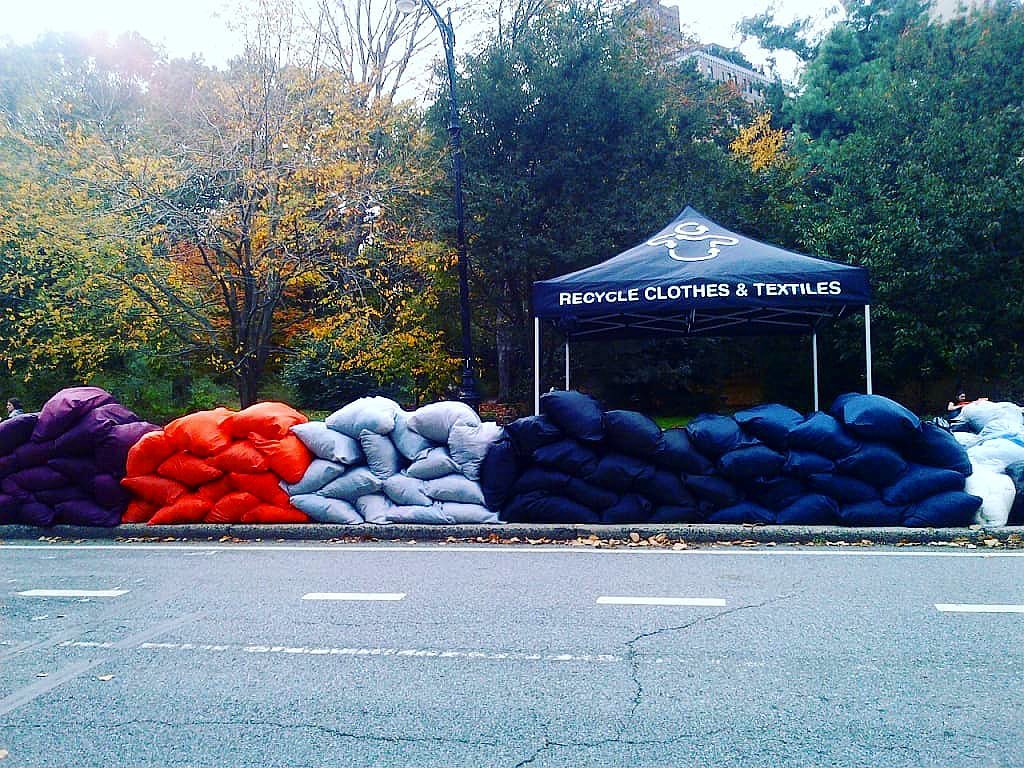 ✨Great news! Textile #recycling resumes at McCarren Park Greenmarket tomorrow!✨

From 8 AM-12 PM, bring all of your unwanted, freshly laundered clothing to be collected by our partners at <a href="/Wearablecollect/">Wearable Collections</a>.