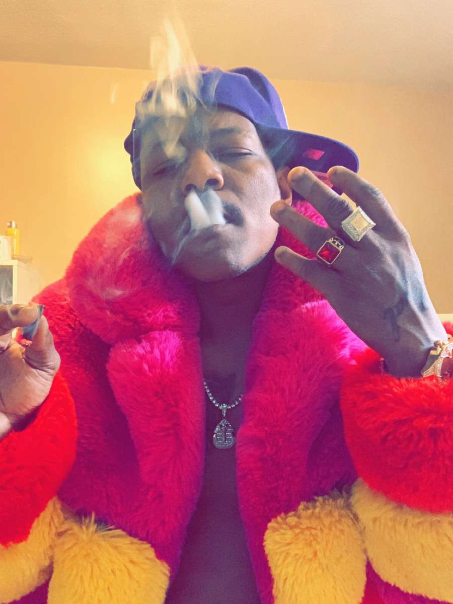 Montanna26's tweet photo. I'll take your bitch night pimp shit 🍆🍆🍆🍆🍆 https://t.co/WcGmotO2dt