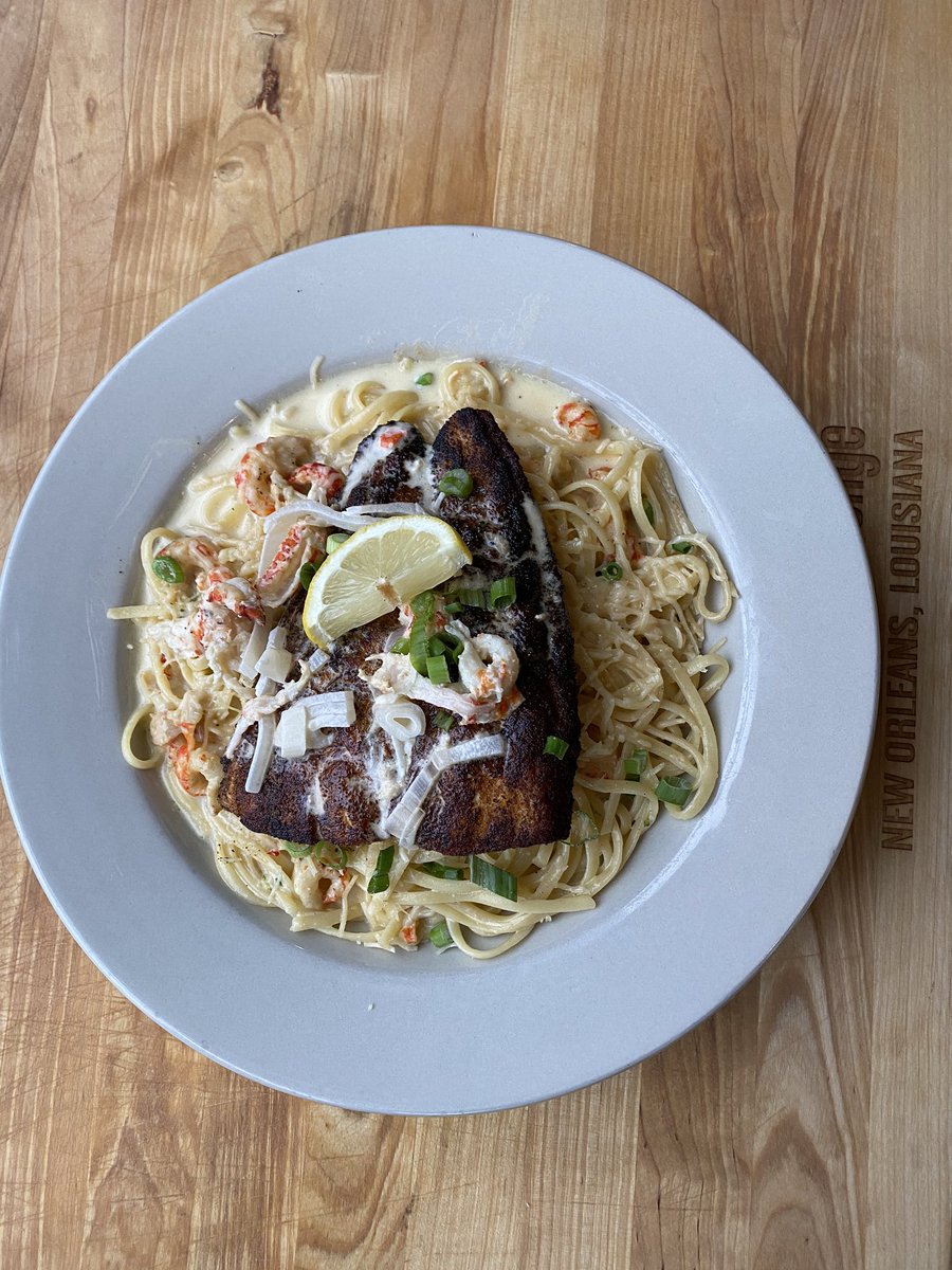 chefhenrysHLG's tweet photo. Mahi Mahi crawfish Monica myers lemon Burre Blanc https://t.co/TrROHsiSp3