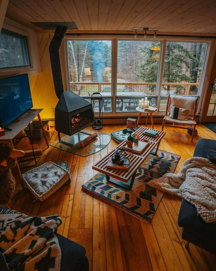 thecabinland's tweet photo. Tag who you'd stay here with🤩
BOOK FROM THE LINK IN BIO
👉FOLLOW US @thecabinland
By @cfunk44 @blackaframevt
.
.
.
.
#offgridliving #offgrid #farmhousestyle #farmhousedecor #rustic #fixerupper #rusticdecor #cottagestyle #modernfarmhouse #countryliving #farmhousechic #intoth… https://t.co/lOZsLafARW