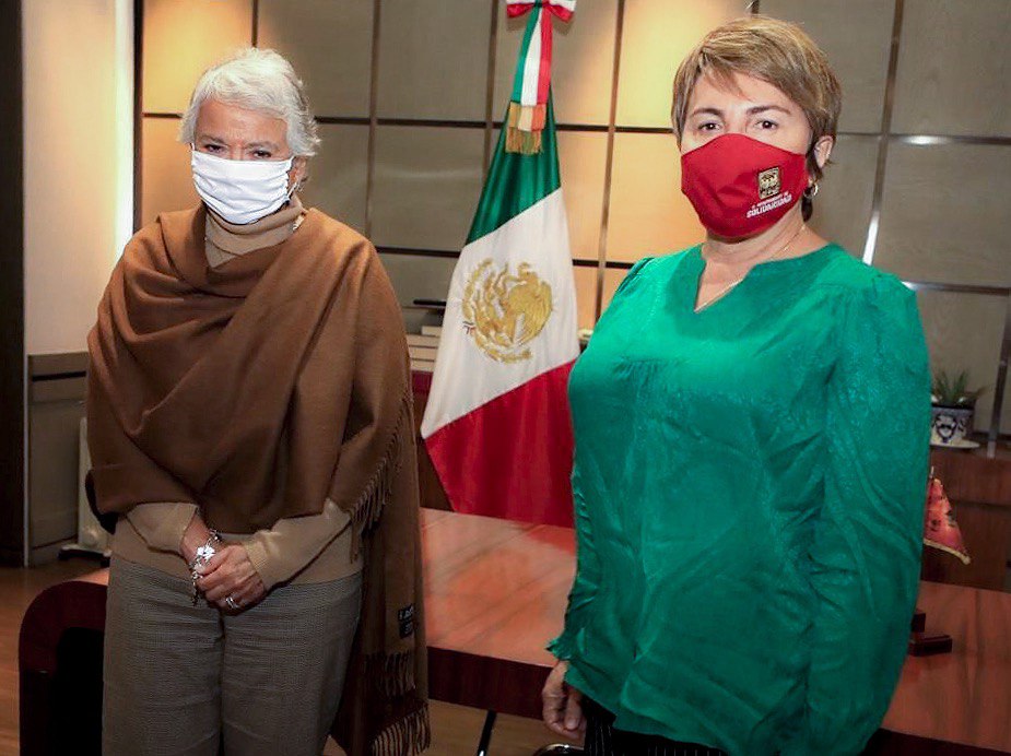 Tuve el gusto de reunirme con <a href="/M_OlgaSCordero/">Olga Sánchez Cordero</a>, titular de <a href="/SEGOB_mx/">Gobernación</a> y, como presidenta de la <a href="/AALMAC_Mx/">AALMAC</a>, acordamos dar seguimiento a la agenda municipalista con 3 compromisos presidenciales: impulsar inversión; regular tenencia de la tierra y eliminar concesiones de agua potable.