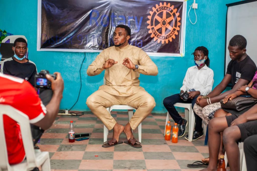 PeachEssencee's tweet photo. BEST OKODUWA leads Peacebuilding and Conflict Resolution Project in Lagos Communities - https://t.co/GwBN0rjqxK OKODUWA leads Peacebuilding and Conflict Resolution Project in Lagos Communities https://t.co/paAXuGJK5v