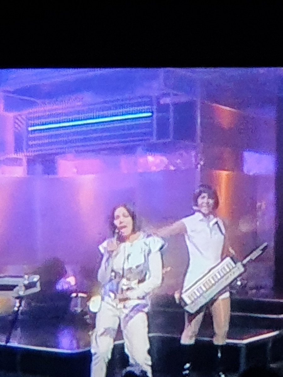 zoewolfson's tweet photo. Watching bettyboo love doin the doo #TOTP https://t.co/a6LW33AwkN