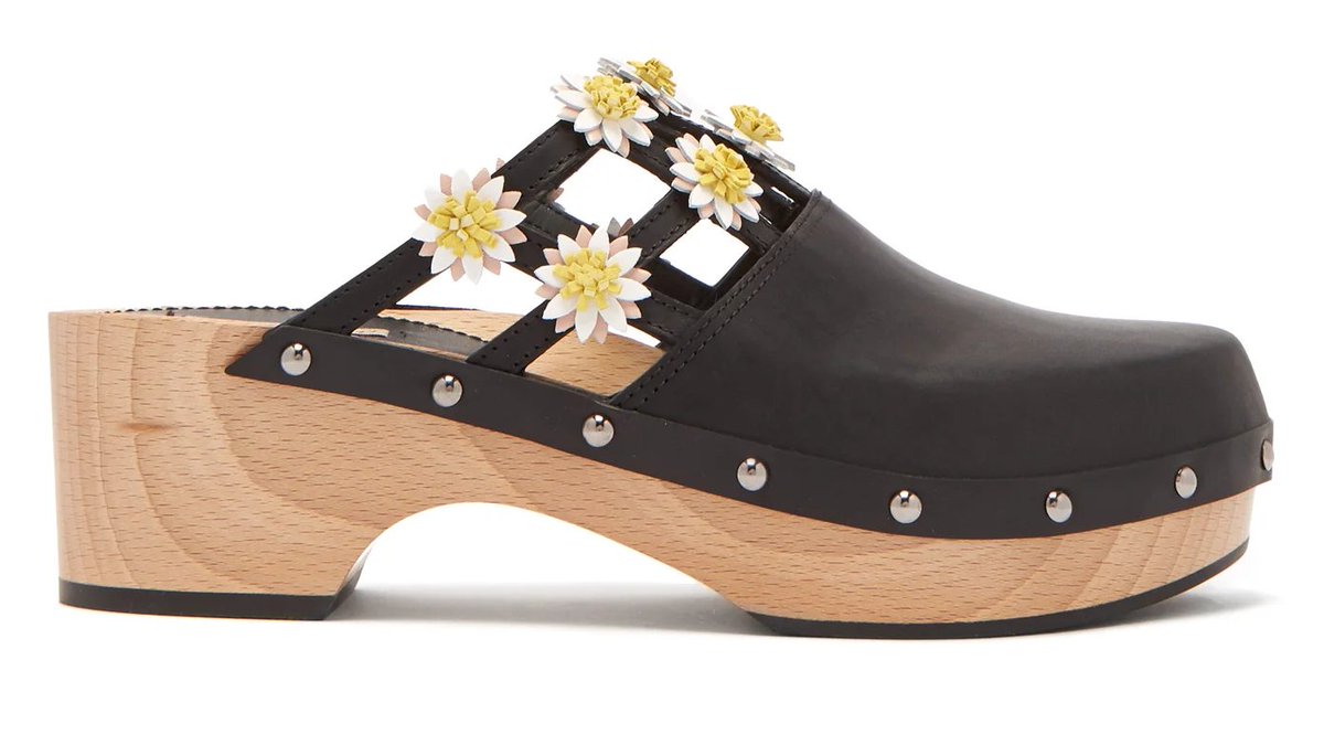 Fit2step's tweet image. The 'Ugly' Shoe Trend of 2021 Is Already Here bustle.com/style/clogs-ug… #footwear #shoes