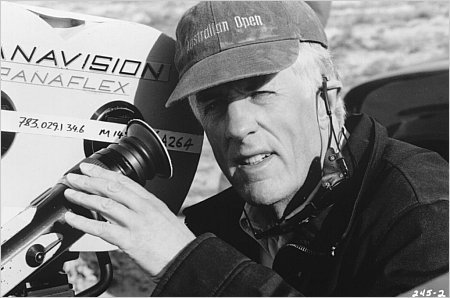 007conexion's tweet photo. Ha fallecido Michael Apted, director de El mundo nunca es suficiente (1999) que rodó en Bilbao, Cuenca y Navarra. Lugar destacado en nuestro libro. Descanse en paz

#JamesBond #IanFleming #MichaelApted #Apted #007conexion https://t.co/1Z9Vidkk6F
