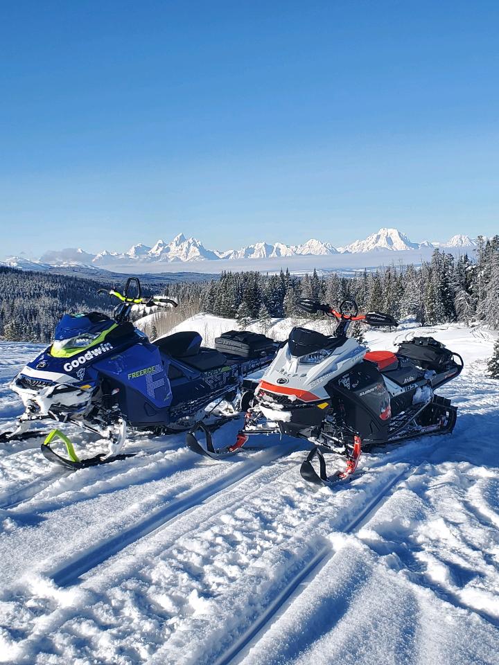 GoodwinPerform1's tweet photo. GP Customers doing some mountain riding
#skidoo850turbo
#skidoofreeride850 https://t.co/0vGF8PD7fF