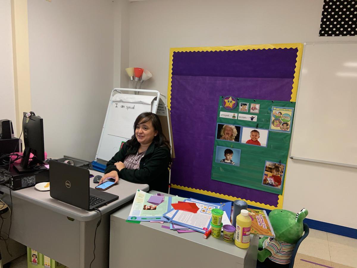 TabathaRosproy's tweet photo. It’s #NTOYFeatureFriday! I’m proud this week to feature Mrs. Adriana Banuelos from Vista del Sol Elementary in El Paso, TX! I hope you’ll read/like/share what amazing things she is doing! Congratulations!! @abanuelos_vdses @VDelSol_ES #ECErocks #teachersupportteachers @CCSSO https://t.co/YyT31pZZz1