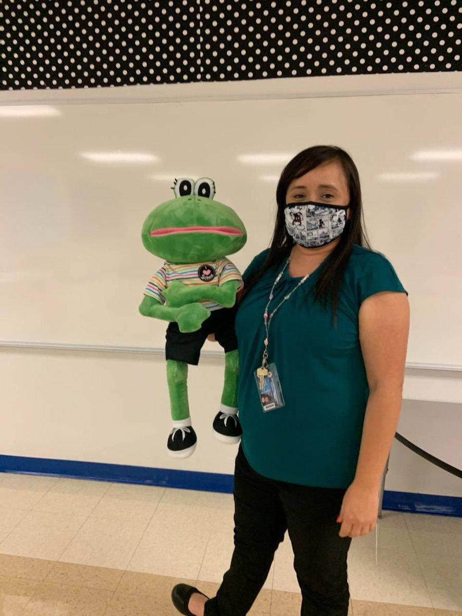 TabathaRosproy's tweet photo. It’s #NTOYFeatureFriday! I’m proud this week to feature Mrs. Adriana Banuelos from Vista del Sol Elementary in El Paso, TX! I hope you’ll read/like/share what amazing things she is doing! Congratulations!! @abanuelos_vdses @VDelSol_ES #ECErocks #teachersupportteachers @CCSSO https://t.co/YyT31pZZz1