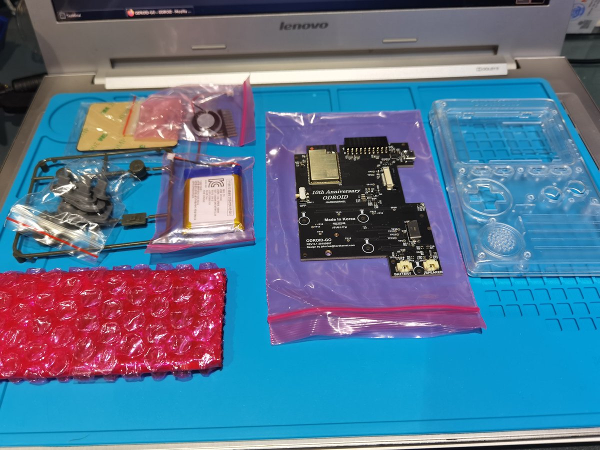 mathdatech's tweet photo. Un petit projet sympa à construire et à utiliser bientôt puis à hacker 😁
Odroid-go https://t.co/Bdn43XwOAx
#odroid #odroidgo #gameboy #diy #retrogaming #emulator https://t.co/fpIKk6hSID