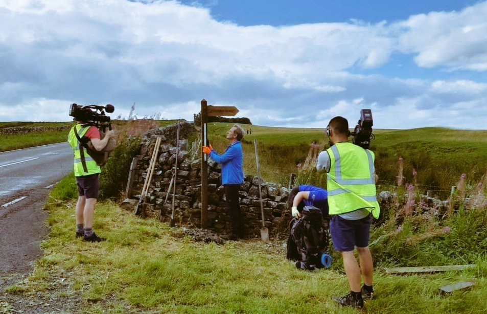 TourswithLaura's tweet image. Look out for Robson Green walking Hadrian's Wall on Channel 5 starts Thursday 14 January at 9pm.
I showed him around Chesters fort and by Blue Badge colleague Sue pointed out some interesting features at Birdoswald.
#HadriansWall
#RobsonGreen
#TourGuideNorth
Pic #NlandRangers