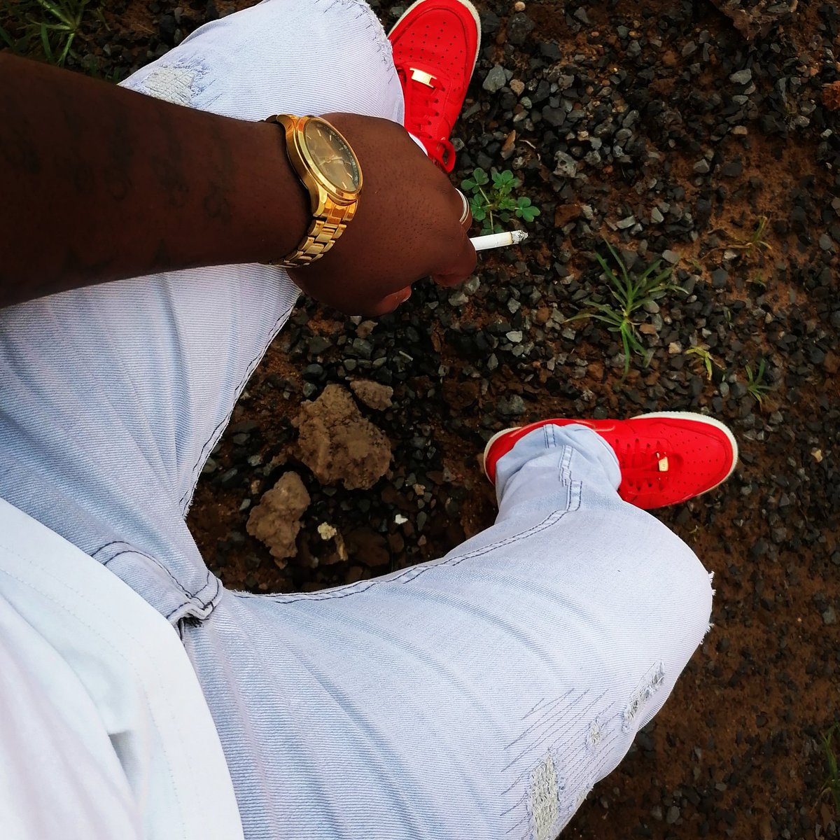Quinton_d_max's tweet photo. I don't wanna die for them to miss me
"Yes I see the things that they wishin' on me
Hope I got some brothers that outlive me
They gon' tell the story, shit was different with me

God's plan, God's plan" https://t.co/dbYOy1gXky