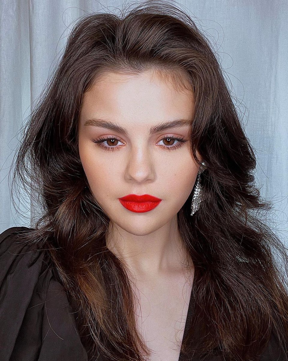 Selena Gomez x Rare Beauty.