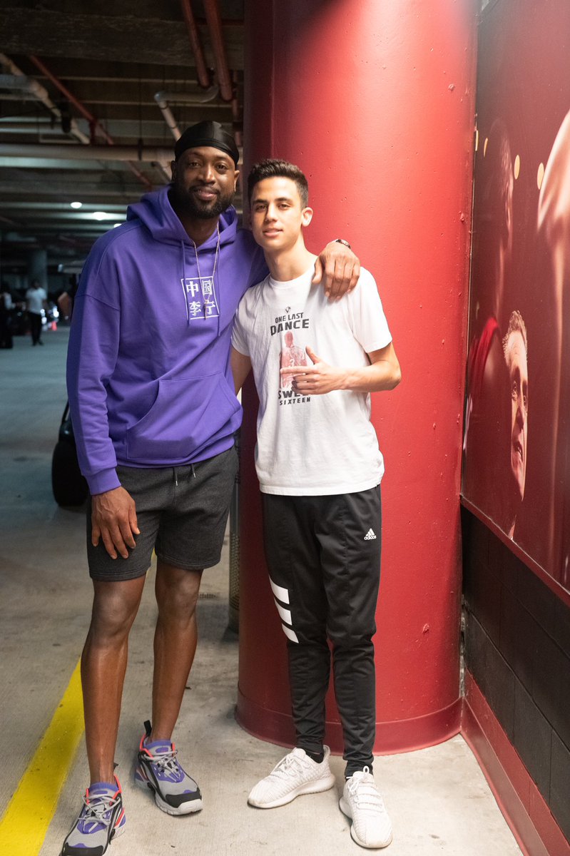 dwyanewadeedits's tweet photo. In 2012, I started a fanpage on Instagram for Dwyane Wade. I stayed with it. 

In 2019, Dwyane got me tickets to a Heat Game, and I met him. 

In 2021, Dwyane reached out and wanted me to interview him for all his fans to see. 

If this doesn’t say a lot about him, idk what does. https://t.co/8CnBPgz1WP