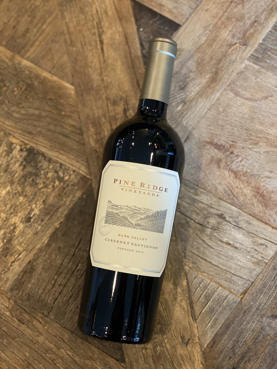sonomahouston's tweet image. Today’s wine pick: 2017 Pine Ridge Cabernet Sauvignon - dark ruby wine with inviting aromas of cinnamon, blueberry, blackberry, vanilla, and cedar. Save 10% with SHOPSMALL discount code at SonomaHouston.com for #curbsidepickup and/or #nocontactdelivery @HoustonHeights