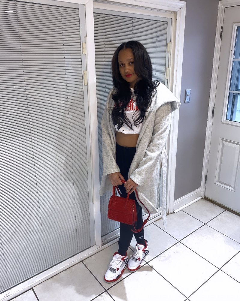 theyfall4nieya's tweet photo. dumb nigga , fumbled the bag😘 https://t.co/78E3iMciOP