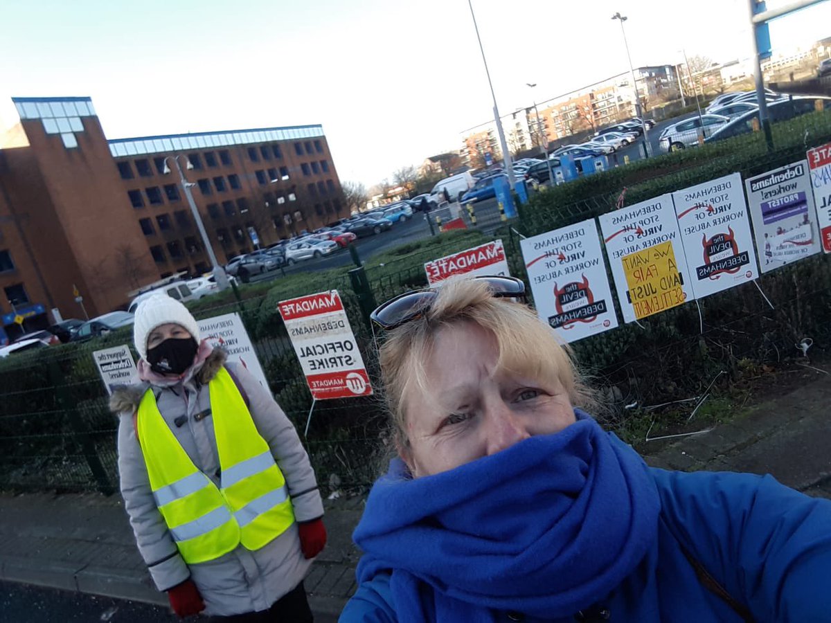 DebenhamsStaff's tweet photo. Tallaght, Henry St & Tralee still standing strong 👊
We urge ex-Debenhams workers to
PLEASE VOTE NO
#SupportDebenhamsWorkers
#Debenhams #Dublin
#StrikingIsNotACrime
#DontPassDebenhamsPicket #Christmas #Ireland #NewYear
#giftastic #UK #KPMG #Sale https://t.co/IsK55bRMRa