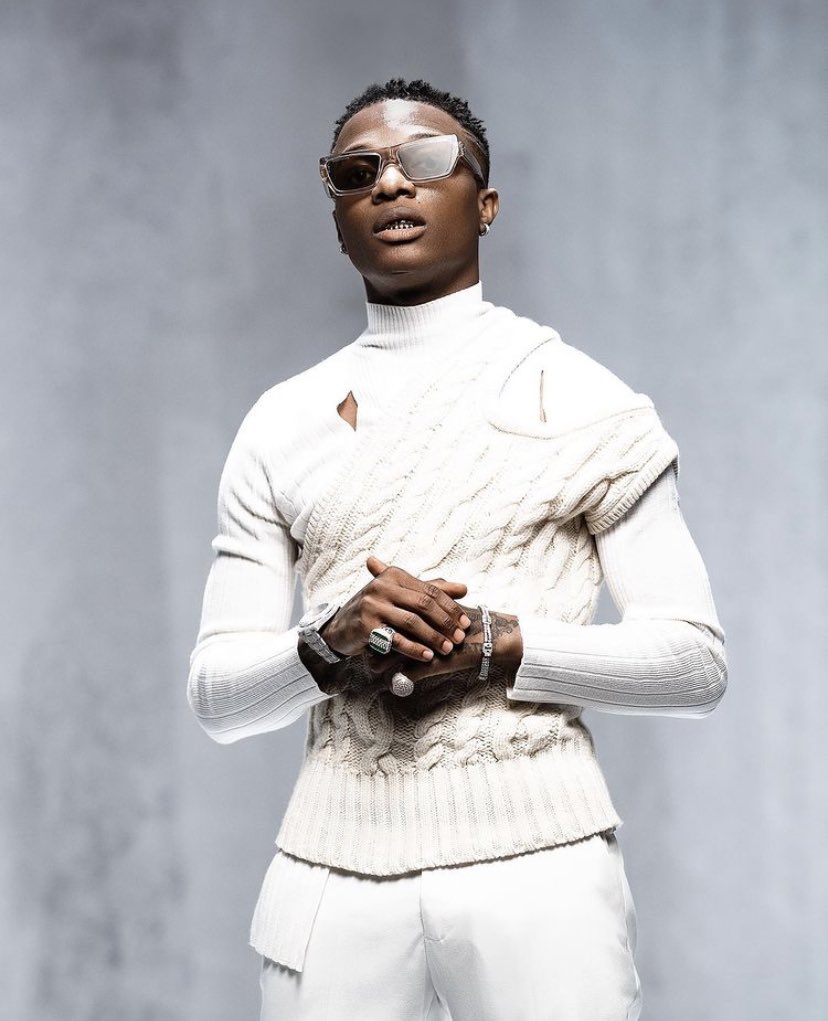 WizkidSource's tweet photo. 1/8 | @wizkidayo on Instagram: 🦅 https://t.co/cvceV6OAGU