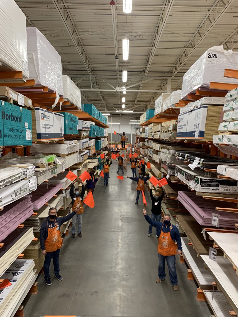 depot2565's tweet photo. Our Pledge to work safe for ourselves, our families, our coworkers and customers. #D27safetyfirst #MAWorksSafe https://t.co/zVJjg6BRlx
