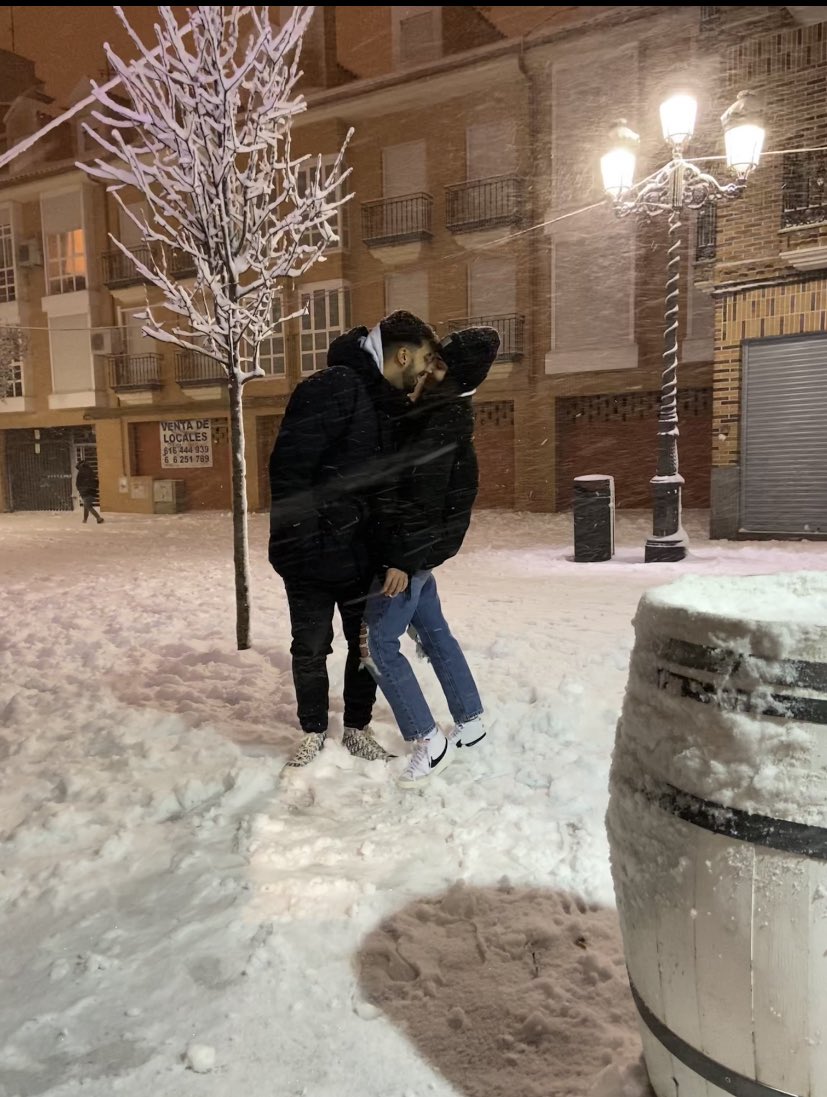 __andrea10's tweet photo. With u, like always🤍❄️ https://t.co/sHUjIAVUJS