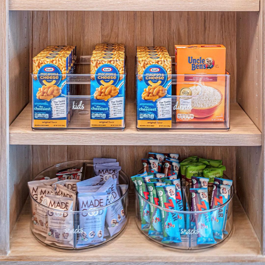 iDLiveSimply's tweet photo. Accessible and easy to find snacks for kids is always a win for everyone! 🙌

📸: sortthefort

#iDesign #MyiDesign #iDLiveSimply #LiveSimply #organizingwithstyle #organized #organization #organizing #organizationideas https://t.co/CwE3553Ygb
