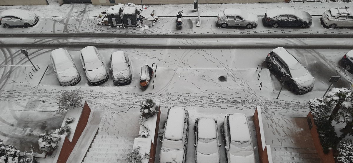 As_TomasRoncero's tweet photo. No se recordaba en Madrid una nevada de semejante calibre desde la última vez que el Atleti ganó la Champions... https://t.co/sz4XZvDyZZ