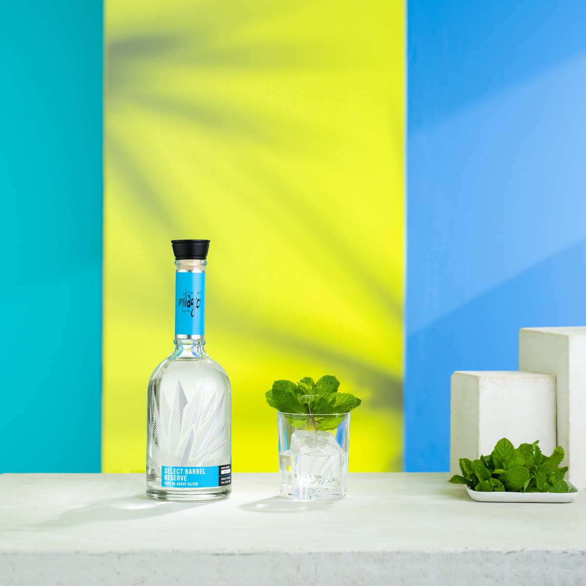 milagrotequila's tweet photo. Select the best in 2021. Milagro Select is so smooth and flavorful, you don’t have to add much. Just pour over ice and add a garnish for a simple, sophisticated serve. #DrinkSelect
Select Silver + Mint Sprig
Select Reposado + Orange Peel
Select Añejo + Shaved Mexican Chocolate https://t.co/xDrPDMWNOf