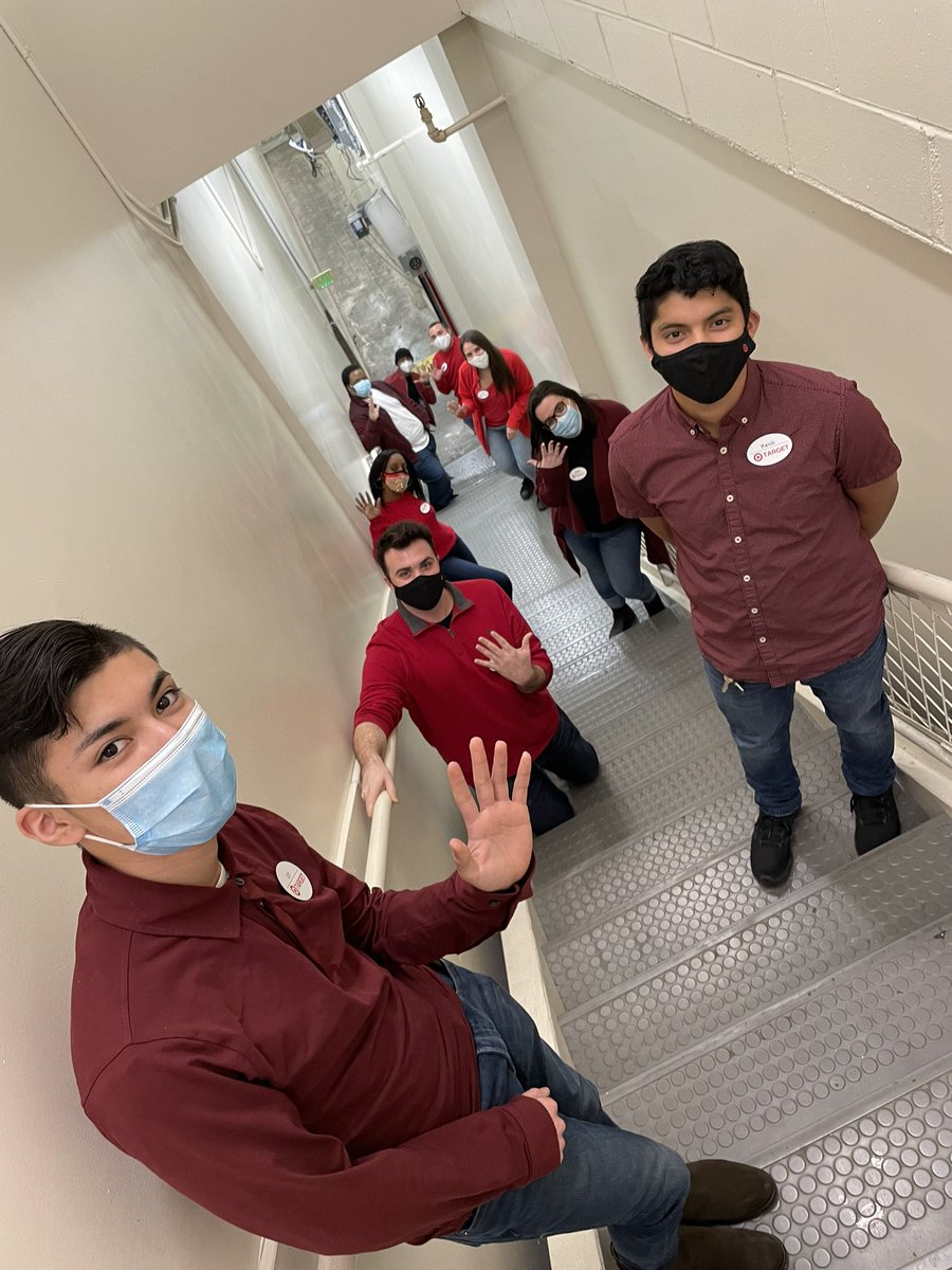 JesseDaTarget's tweet photo. Hello Five Towns.  Meet the 3382 leadership team!  🖐🏽 #Lawrence #FiveTowns #Target I can’t wait to open with this incredible group of leaders 🎯 @flondono09 https://t.co/6t7eL3oSO4