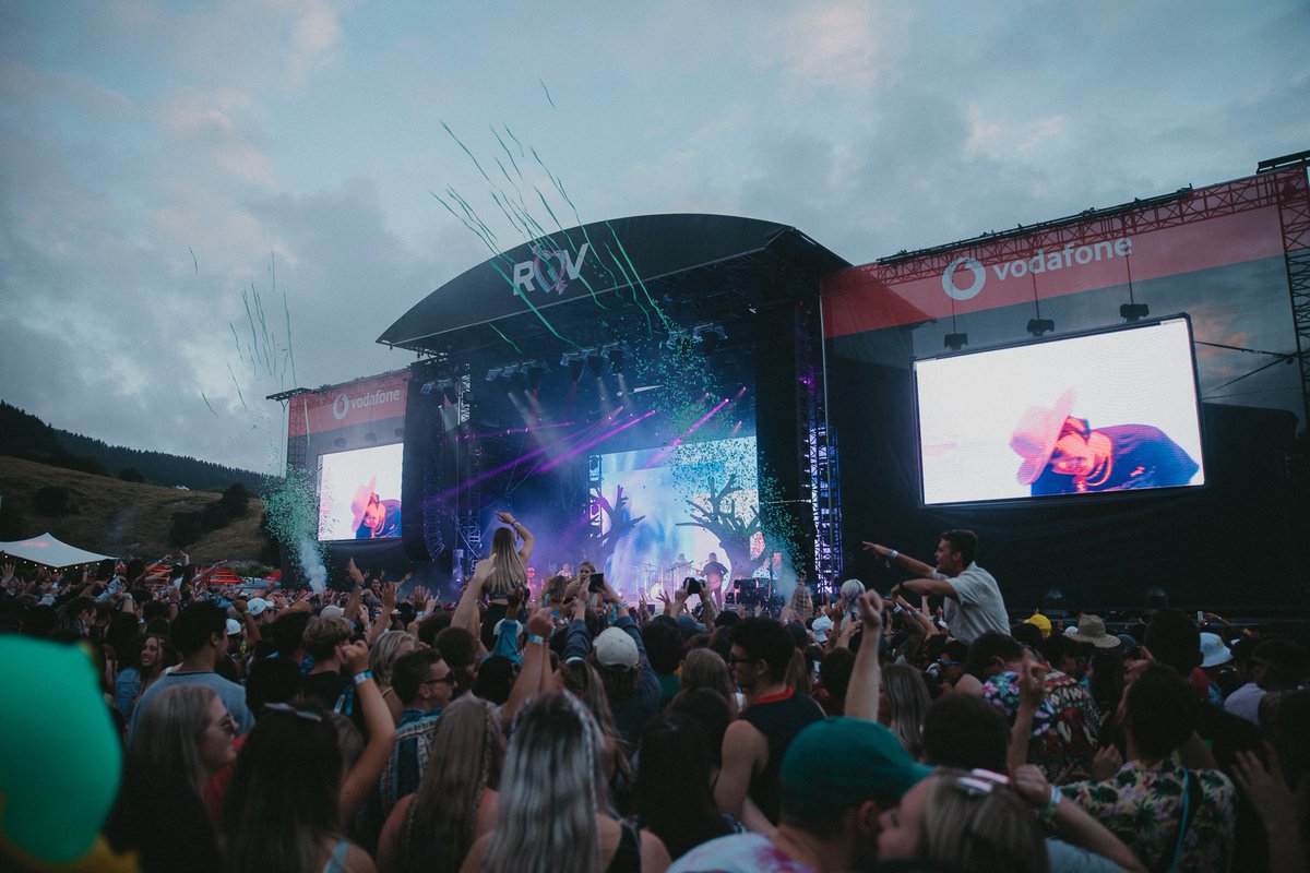 itssschony's tweet photo. 💥 yeehaw glitter cowgirl @BENEEMUSIC x @RHYTHMANDVINES ✨🤠

IG: https://t.co/GzPQIveNdt https://t.co/1g9RmOfOB2