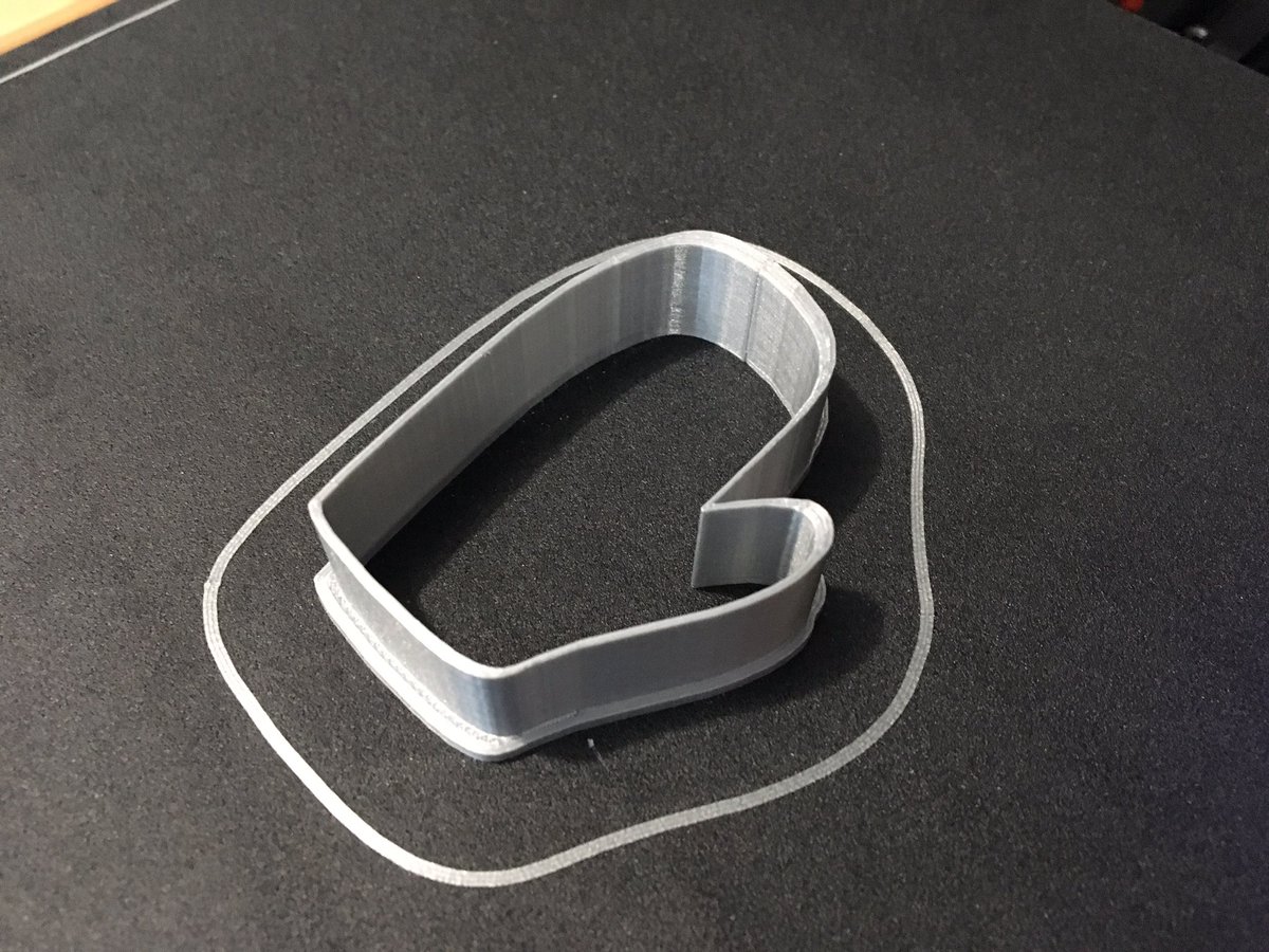 dailystem's tweet photo. First attempt at a cookie cutter with my #3dprinter...my daughter is working at a local bakery, so thanks to @tinkercad & a couple videos by @HLtinkercad & @aaronmaureredu I was able to make their logo!
⚙️#Makerspace 🍞#Bakerspace https://t.co/jG7sBoSKiu