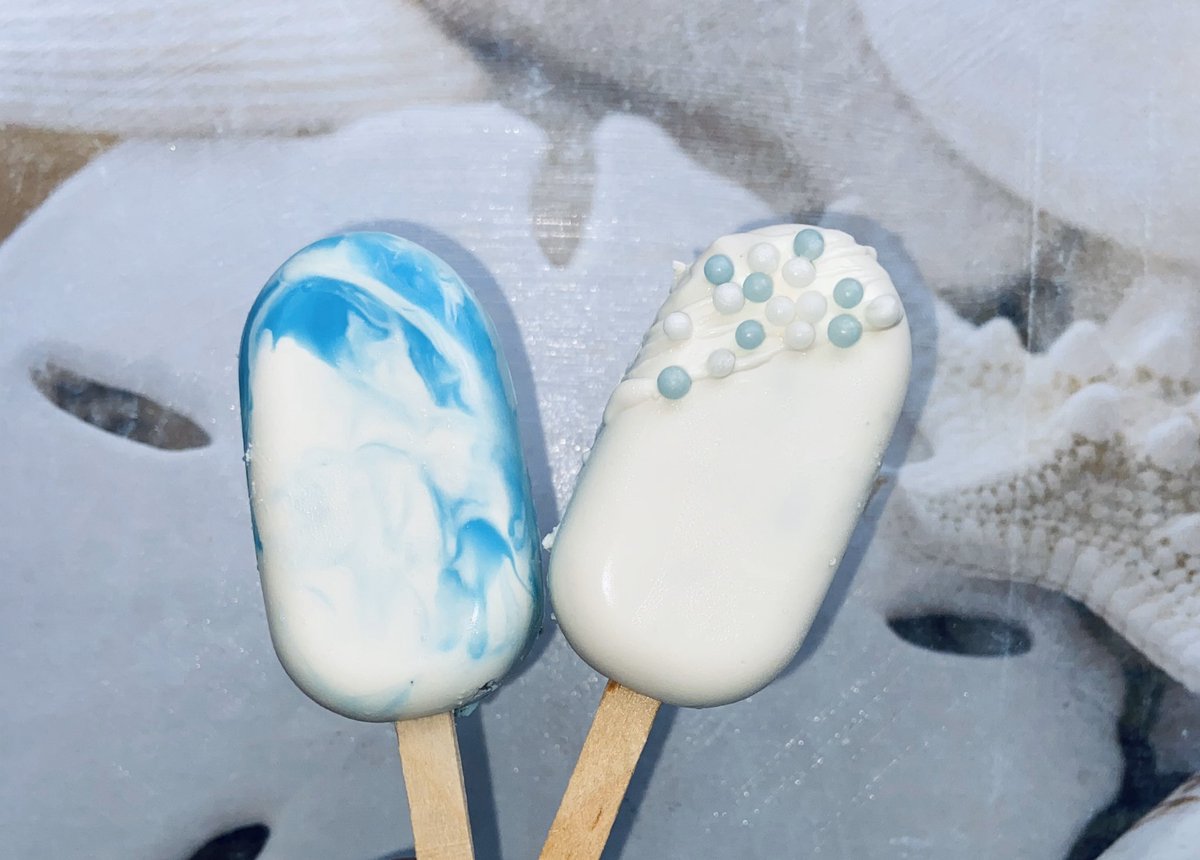 CakeISHSweets's tweet photo. Let’s get into these cakesicles! The bows add the perfect amount of glam for any event! ✨ https://t.co/65O3YaRs5g
