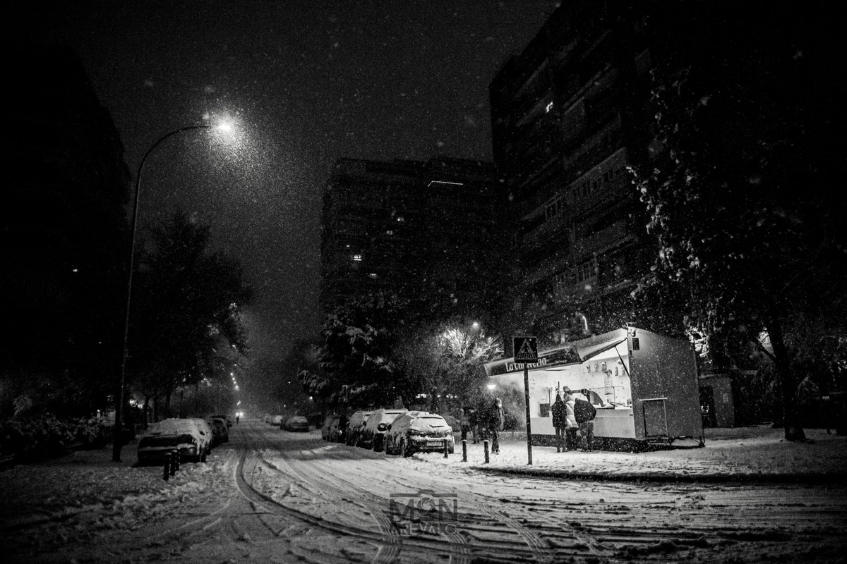 clep00's tweet photo. Alcorcón 
@alcorconbombero
 
@AytoAlcorcon
 #nevada #alcorcon #madrid #madridnieve @MADRID @PoliciaAlcorcon https://t.co/r9WHtEzWmg