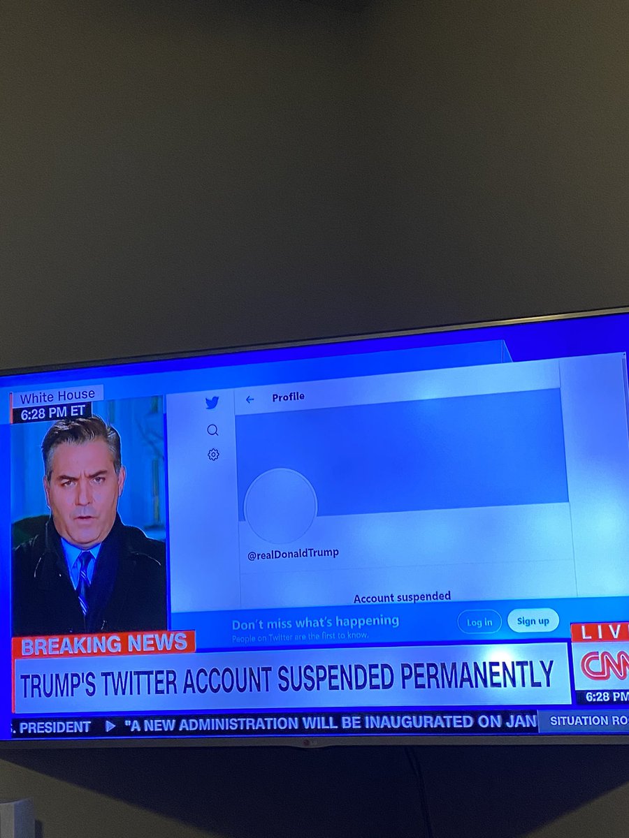 LovelymarisaT's tweet photo. #TwitterInChief’s time on @Twitter is over ladies & gentlemen. https://t.co/Gr8pGcRY4S