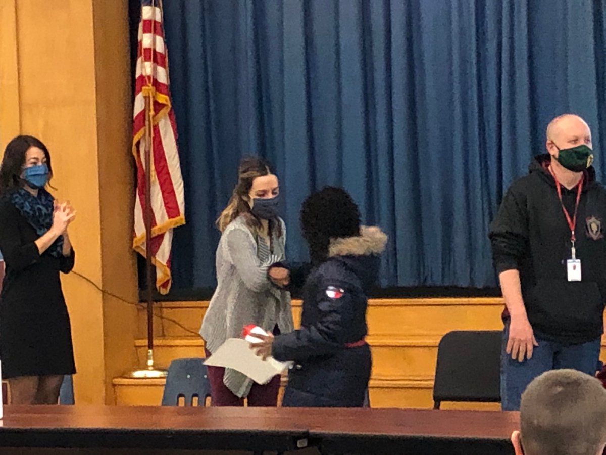 StephanieBanach's tweet photo. Thank you @GreecePoliceNY for the wonderful DARE graduation for the 5th graders at @LongridgeGCSD . @GreeceCentral @snnrago229 @seanhmccabe @tmelore https://t.co/fh5M0R8yr3
