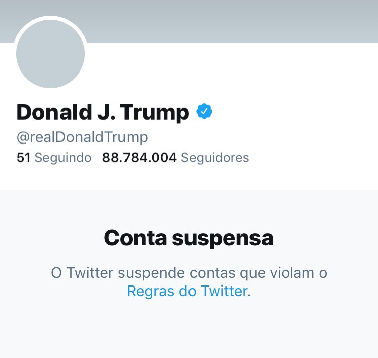 filgmartin's tweet photo. Donald Trump permanentemente banido do Twitter. No tribunal das grandes corporações não há critérios claros, respeito às leis locais ou garantia de devido processo legal. Se eles fazem isso com o presidente dos EUA, o que não farão contra cidadãos comuns e sem recursos de defesa? https://t.co/N86hAQIeN9