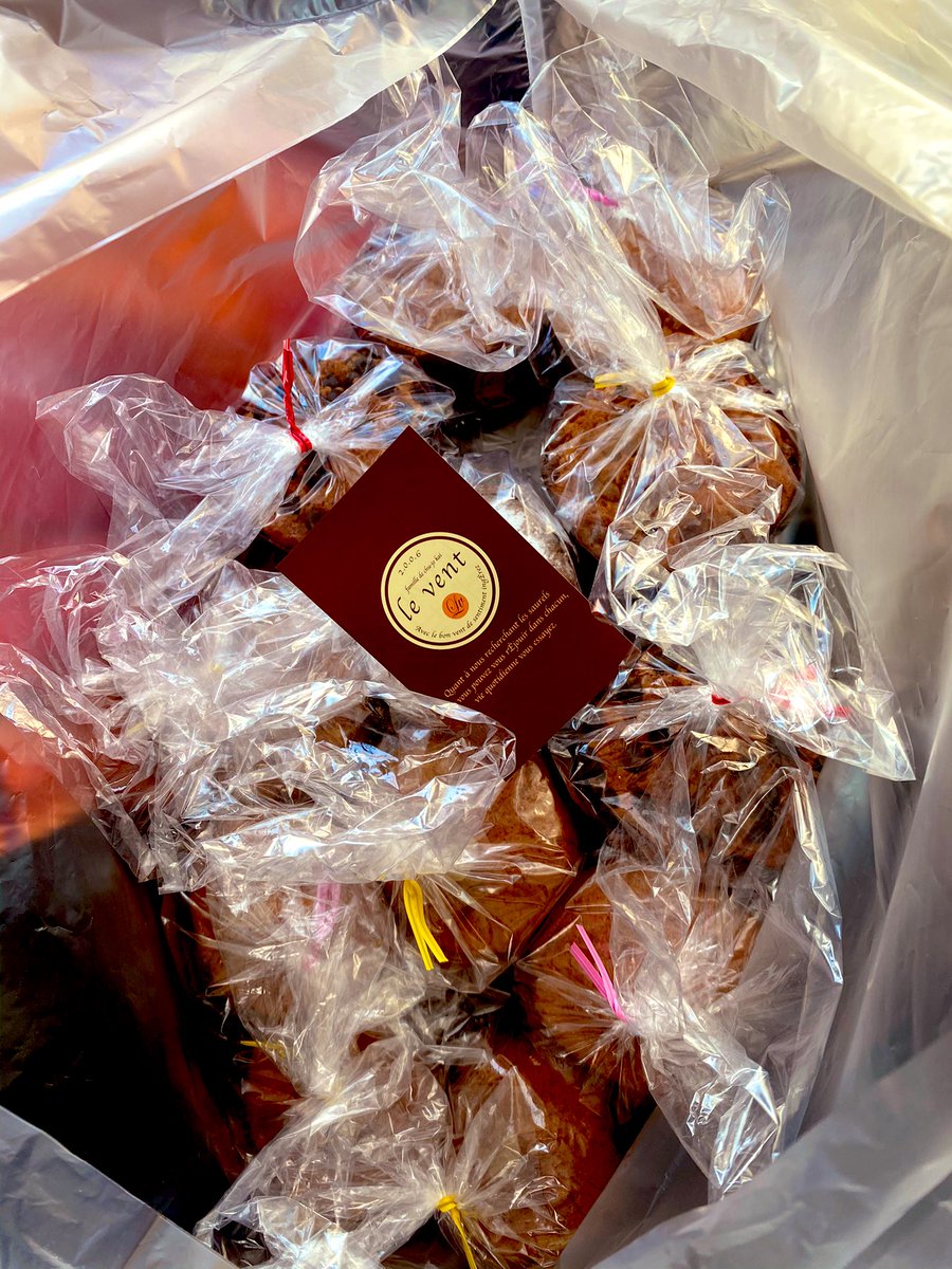 K ポケgo わーい ル ヴァンのマフィン大好きなんだー まだたっくさんあったよ 滅多に時間内にこっち来れないから 家族にも頼まれて買い込みました おいしいよね 山梨のパン屋 ルヴァン マフィン