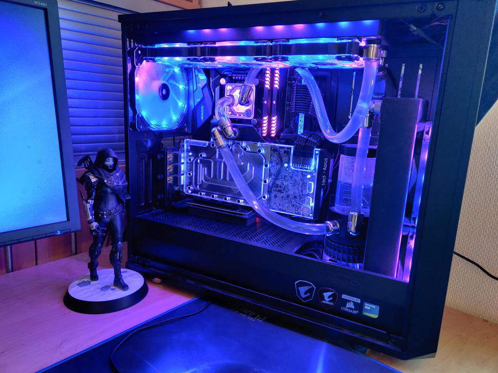 rgbsync's tweet photo. Congrats to Discord user CmdrSoyo for winning this week's Setup Showcase!

This PC features beautifully synced fans and lighting throughout the system. It also includes a very cleanly executed watercooling loop. Very nicely done!

#rgbsync #rgb #pcgaming #pcmr #battlestations https://t.co/21GluM6GFn