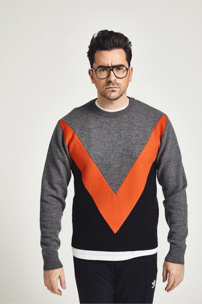 Idk anymore so here's  @danjlevy as the queen's hats, a thread: