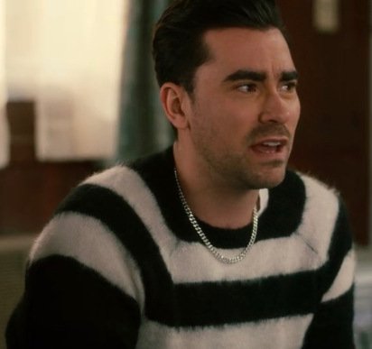Idk anymore so here's  @danjlevy as the queen's hats, a thread: