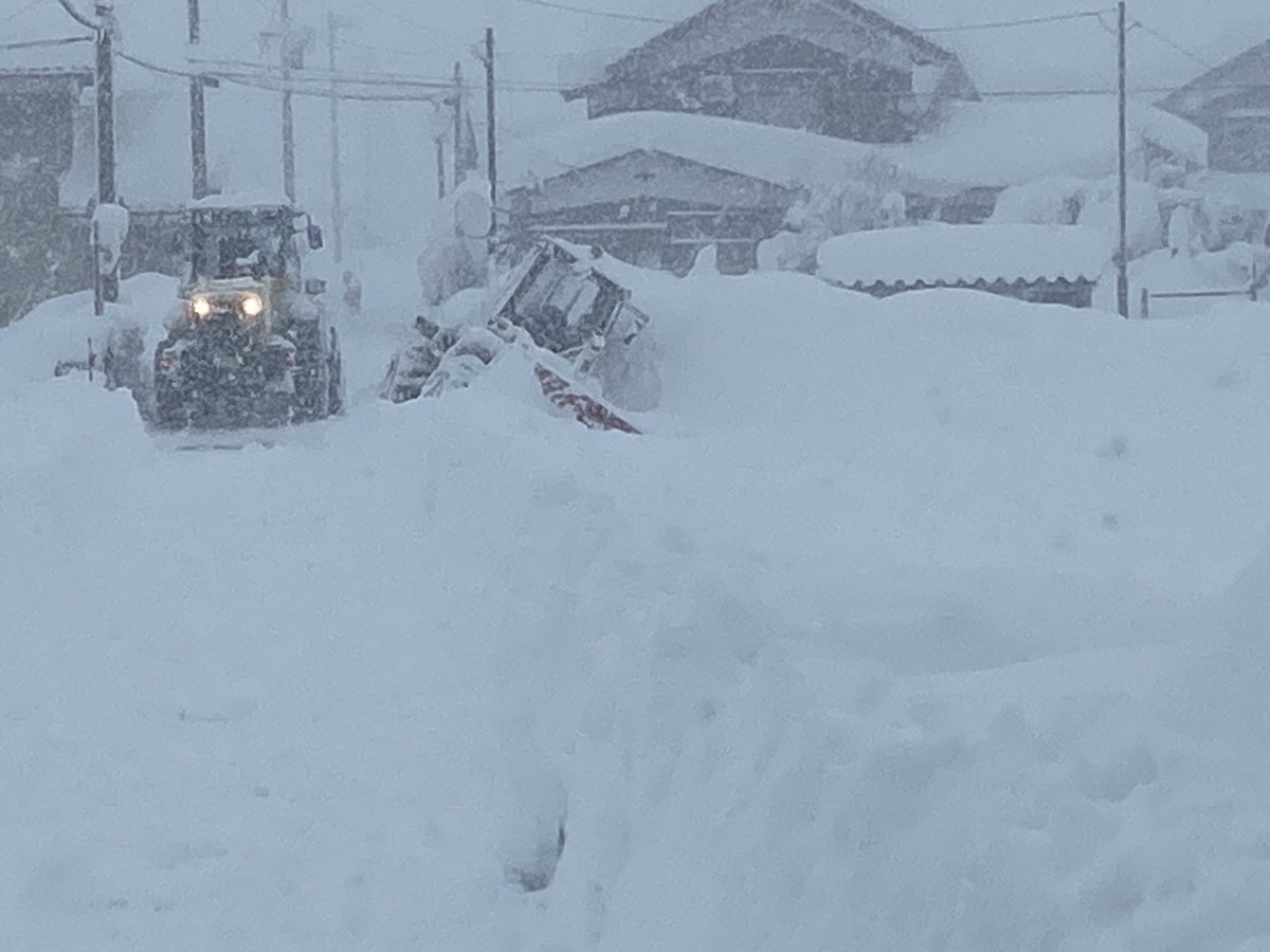 大雪でも除雪が全然間に合わないのは 土建業を食わせてこなかった ツケがきてる Togetter