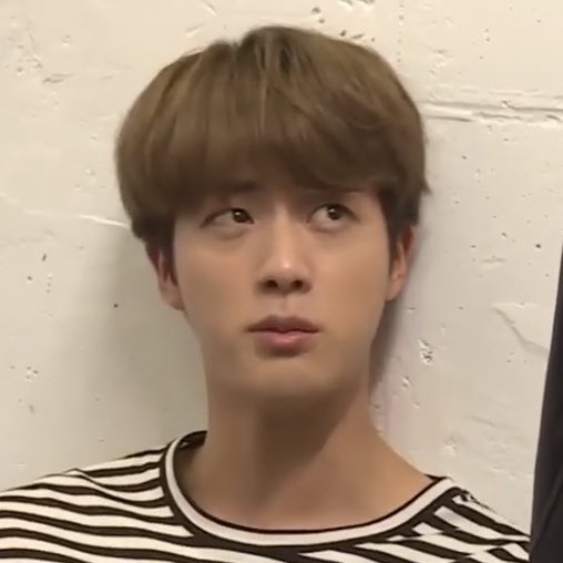 jin pics 🧑🏻🚀 tweet media