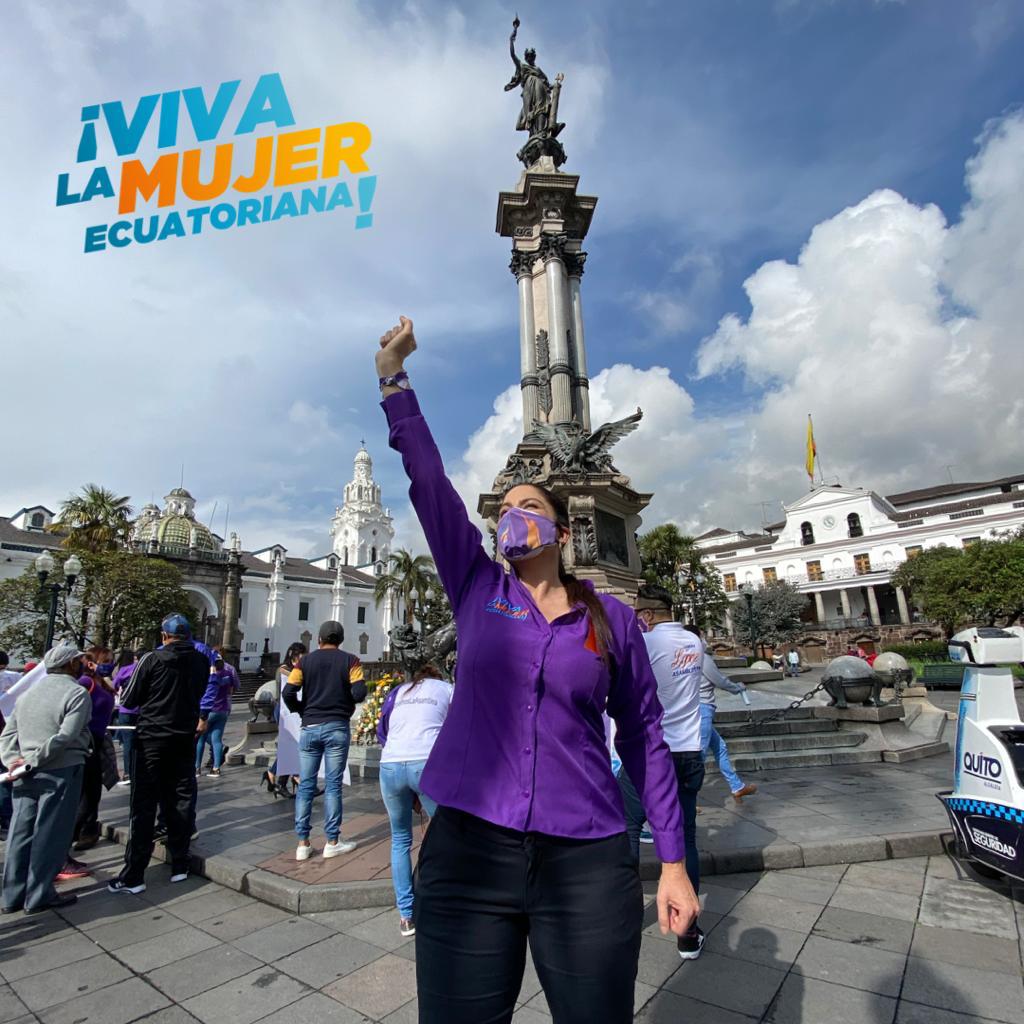 verosevillaec's tweet photo. Nuestro #CentroHistórico es un lugar inigualable, a cada paso encontramos historias de mujeres y hombres extraordinarios y trabajadores. Contamos con ustedes para cambiar el #Ecuador 🇪🇨. 
#CeliSevilla2021 
#VivaLaMujerEcuatoriana 
#MujerValiente https://t.co/vNyRLYA2Ko