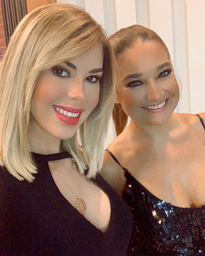 EnVivoCon's tweet photo. "Si tú sabes lo que vales, ve y consigue lo que mereces". 🥰😊

¡Feliz viernes!

#EVC #Entretenimiento #tvhost #tv https://t.co/FFvZguZWM6