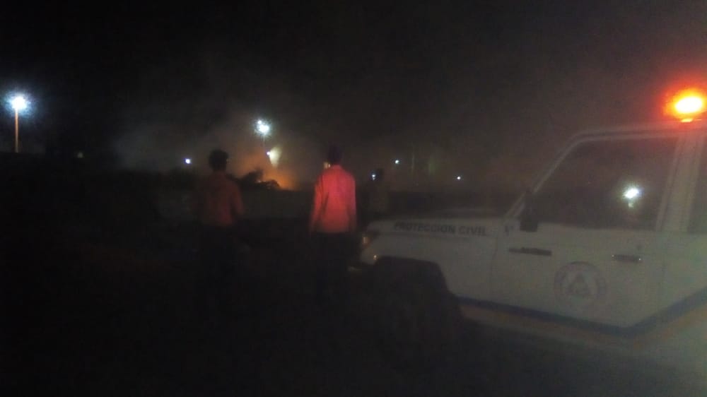 Herminia_kayapa's tweet photo. La tarde de este viernes 08 de enero se presentó un incendio en la zona boscosa del estacionamiento del Centro Comercial Caribbean Mall.

No se presentaron ningún tipo de daños materiales, en el sitio se apersonaron PC Sotillo, Polisotillo, PC Urbaneja y los bomberos del estado. https://t.co/Nxel9w5kGm